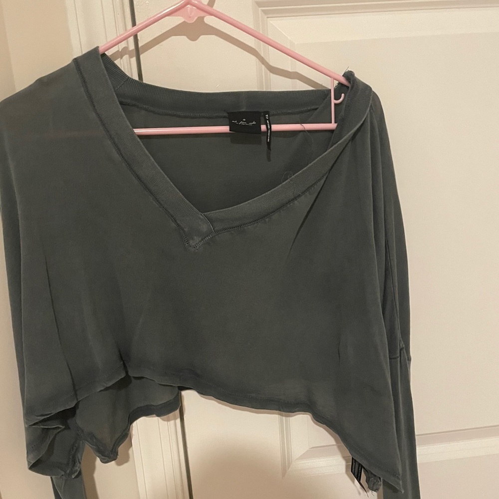 URBAN OUTFITTERS CROPTOP